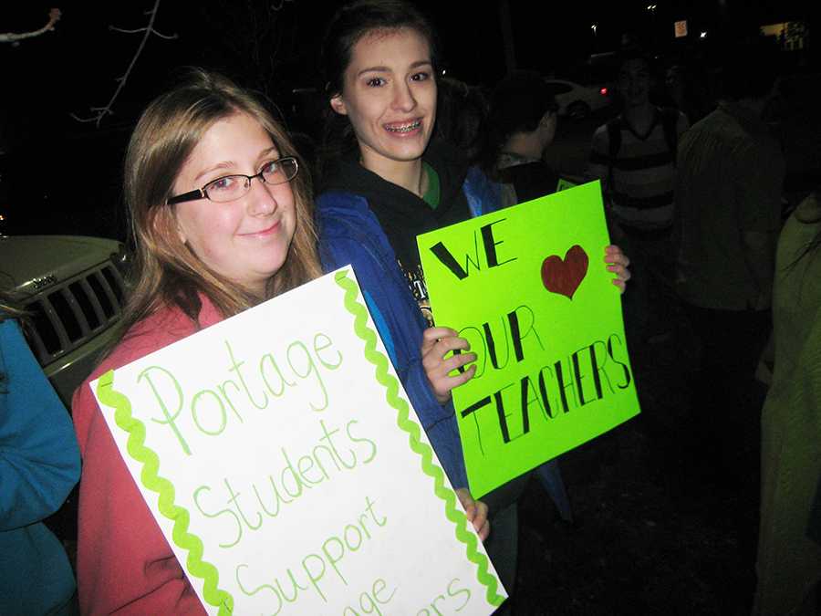 PPS students show their support for teachers.